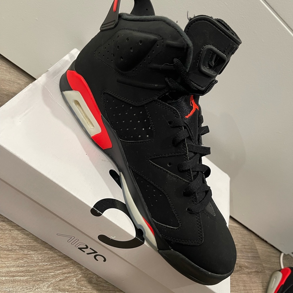 Jordan 6 Retro Black Infrared - Picture 2 of 5